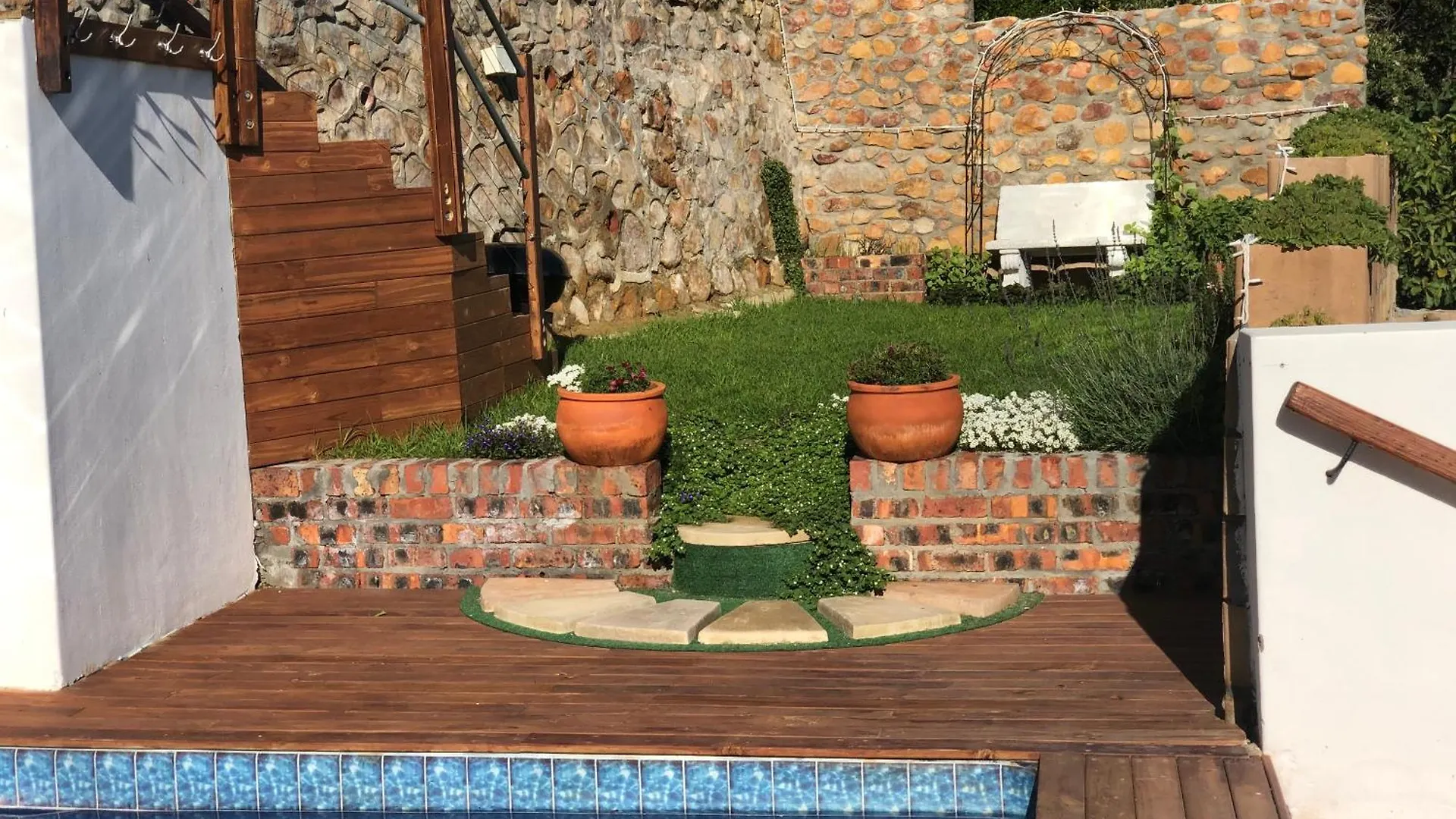 Camps Bay Blue Self-Catering Studios Cape Town Apartment
