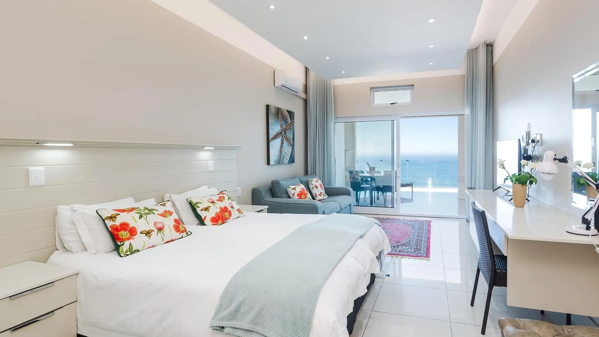 Camps Bay Blue Self-Catering Studios Cape Town